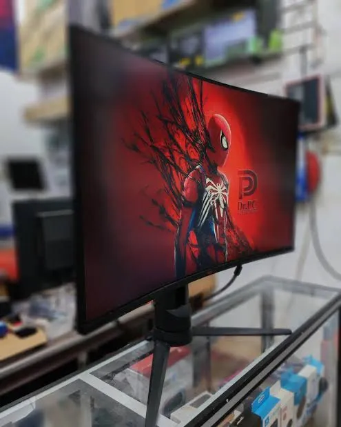 Moniteur Gaming HKC 32" Incurvé 144Hz/165Hz(DP) - MG32A2Q (Etat Neuf)